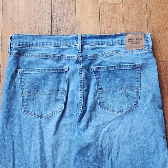 Denizen from Levi's Light Wash High-Rise Straight Jeans Size W32 L28 14 Short - Picture 13 of 15